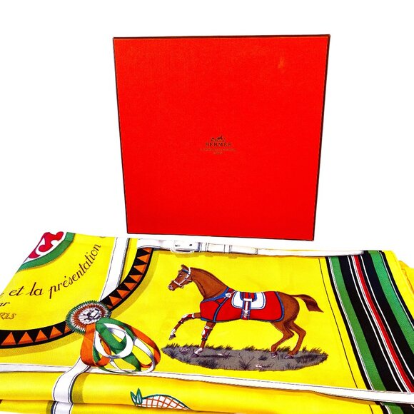 Hermes Paris 70's Scarf Yellow Silk Horses Couvertures Et Tenues De Jour New Box - Picture 2 of 16